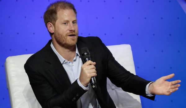 La justicia de EE.UU. difunde papeles migratorios del duque de Sussex pero evita datos clave