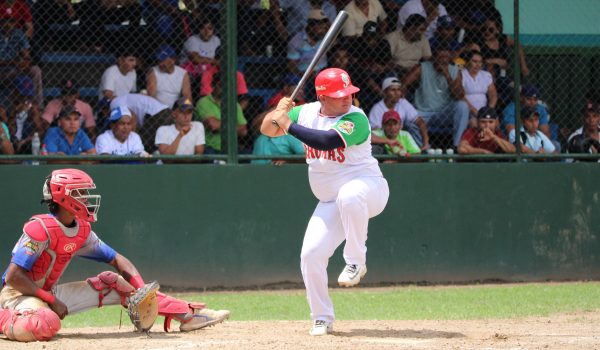 Legendario pelotero jinotegano sale al rescate de las Brumas tras separación de Ramiro Toruño