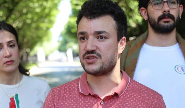 Mahmoud Khalid, residente permanente, green card