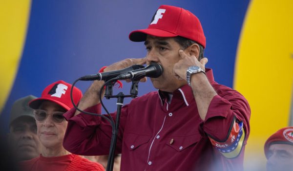 Nicolás Maduro pide a Guterres que interceda por los migrantes venezolanos en El Salvador