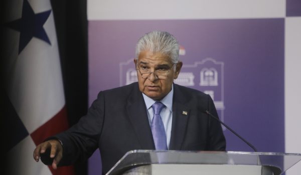 Presidente de Panamá aclara que «no habrá bases militares de ninguna potencia» en su país