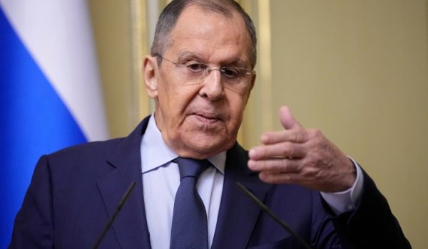 Rusia rechaza el plan de paz europeo y advierte contra el despliegue de tropas en Ucrania