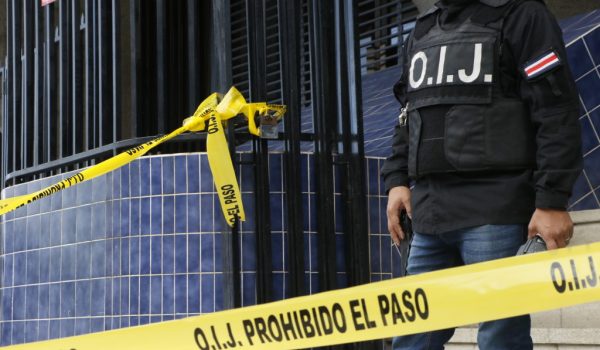 Nicaragüense es encontrado muerto en Costa Rica con varias heridas en el cuello