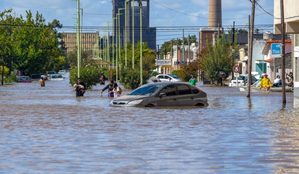 Enfermeras argentinas salvaron a 15 recién nacidos de un hospital inundado en Bahía Blanca