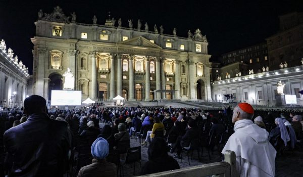 La salud del papa obliga a pensar en un «plan B» para la celebración de la Semana Santa