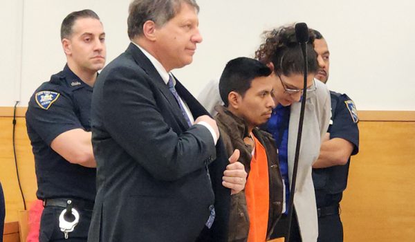 Familia de mujer quemada en el metro de Nueva York pide deportación de acusado a Guatemala