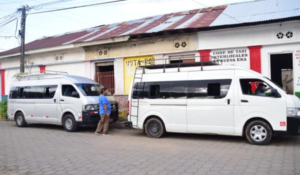 Comerciantes se quejan de que microbuses chinos no tendrán canasteras para trasladar mercancías
