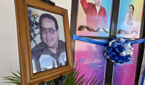 Militantes reciclados: la dictadura convierte a desconocidos en “héroes” sandinistas