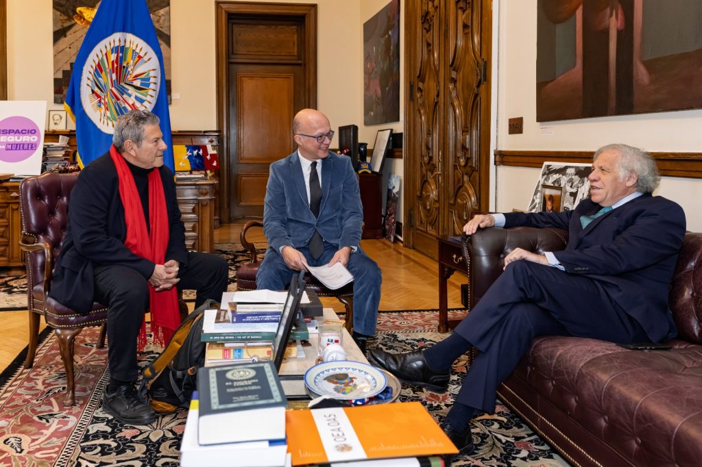 Reéd Brody, Jan-Michael Simon y Luis Almagro. Foto: Tomada de redes.