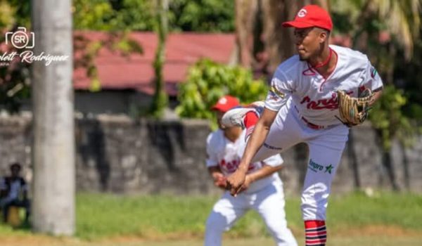 Este es el salario que devengarán Kenword Burton y Pedro Torres en el beisbol de Panamá