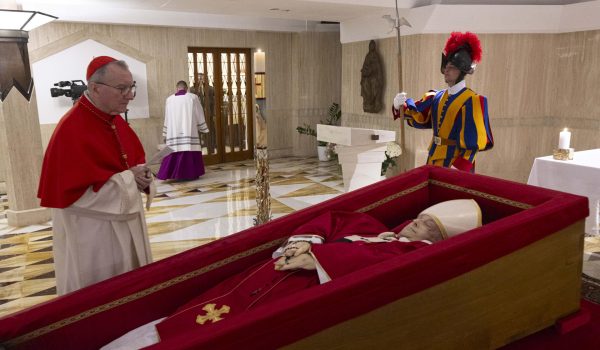 Del traslado del féretro al funeral, tres días para despedirse del papa Francisco