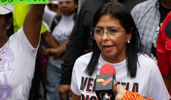 La vicepresidenta venezolana llega a Pekín para fortalecer el intercambio comercial con China