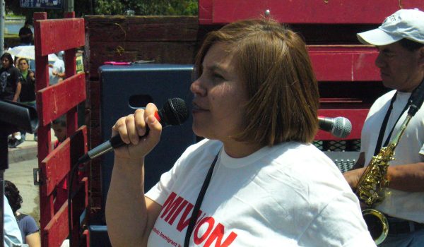 Demandan al gobierno Trump por exigir a los indocumentados que se inscriban en un registro