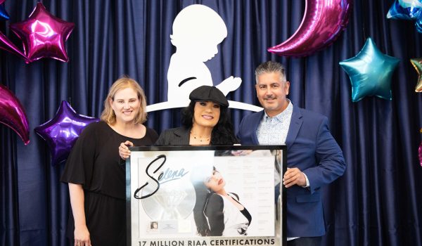 Selena recibe homenaje póstumo de la industria discográfica de EE.UU. por récord musical