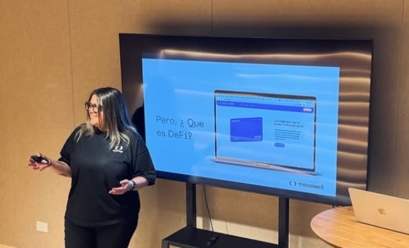 Ana Ojeda Caracas, especialista en criptomonedas.