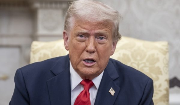 Trump acusa a Zelenski de haber iniciado una guerra con Rusia que no podía ganar