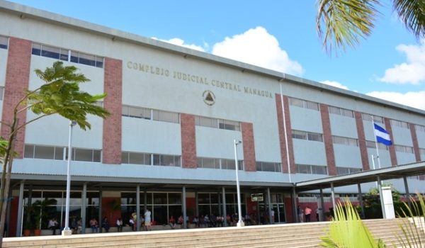 Vendía medicamentos vencidos y lavó más de C$12 millones: Fiscalía pide pena máxima para cambista