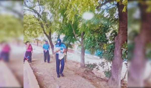 Policía busca a padres de bebé abandonada en una calle de Ocotal