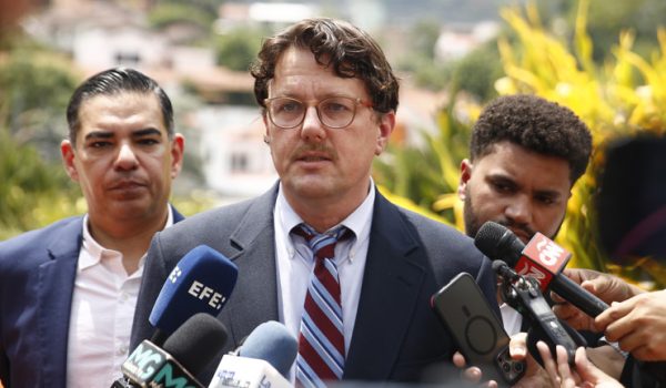 EE.UU. confirma que migrante expulsado «por error» fue enviado a cárcel de menor seguridad
