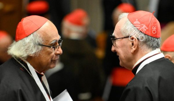 Cardenal Brenes se prepara para el cónclave luego de participar en funeral del papa Francisco
