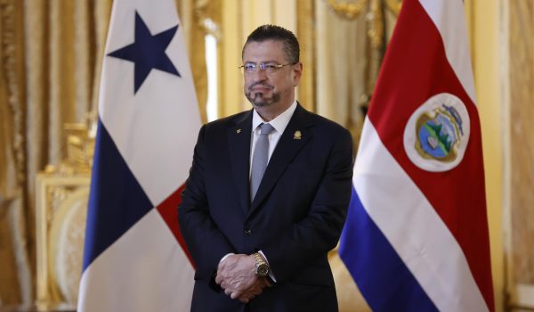 Fiscalía acusa por concusión al presidente de Costa Rica por caso de fondos del BCIE