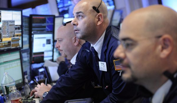 El petróleo Texas cae 7.65 %, tras respuesta arancelaria china y toca ya niveles de covid-19