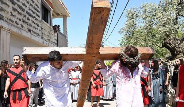 De instrumento de tortura a signo de fe: cómo la cruz se convirtió en el símbolo del cristianismo