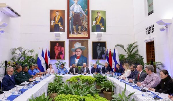 Misión rusa visita Nicaragua para cooperar en ciberseguridad con militares