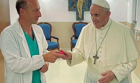 «El papa quería morir en casa», médico personal revela últimos momentos del pontífice