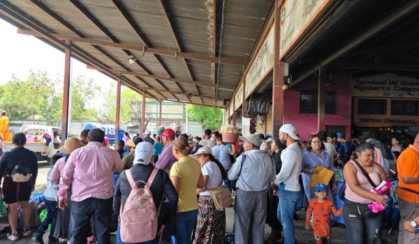 Nicaragüenses se movilizan al interior del país por vacaciones de Semana Santa