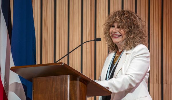 Gioconda Belli resalta el arte y la literatura como memoria de la crisis en Nicaragua
