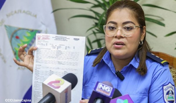 Migración elevó de C$5 a US$1 el precio del formulario para trámites y centralizó su venta