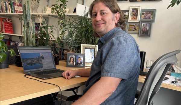 University Professor Creates Website to Guide Latinos in Pittsburgh