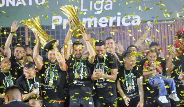 Juan Luis Pérez iguala el récord de más títulos para un futbolista nicaragüense en el extranjero