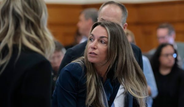 Suspenden el juicio contra Karen Read, la mujer que habría asesinado a su novio, un policía estadounidense