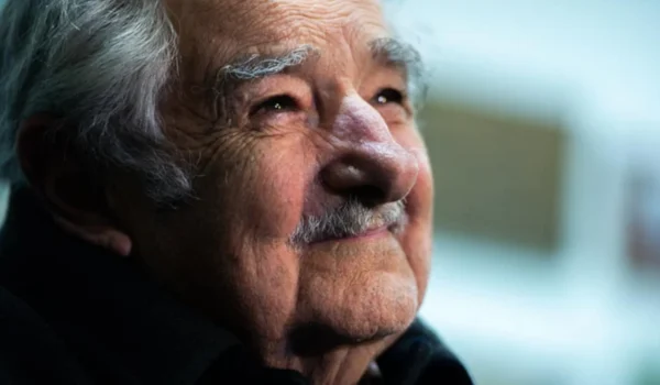 "Caer en autocracia y entiendo que quienes ayer fueron revolucionarios, perdieron el sentido en la vida. Hay momentos en que hay que decir ‘me voy’.", LA PRENSA/Tomada de redes