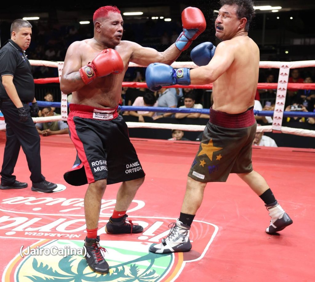 Ricardo Mayorga intercambia golpes con el excampeón mexicano Bori Yoy Campas. LA PRENSA/TOMADO DEL 19 DIGITAL