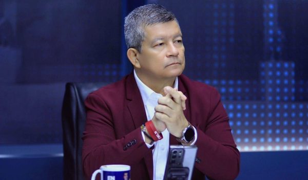 Dirigente del FMLN en El Salvador sale a la defensa de Daniel Ortega