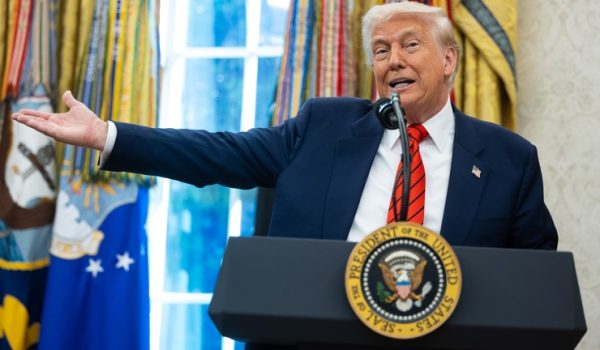 Trump sobre los aranceles a las películas: «James Bond no tiene nada de qué preocuparse»