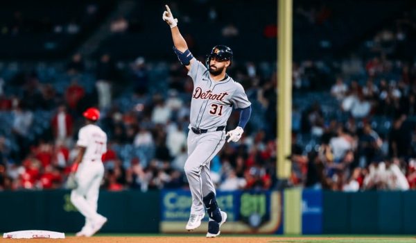 Jugador de los Tigres de Detroit entra en los libros de historia de las Grandes Ligas con sus batazos