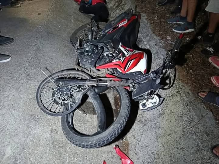 si quedó la moto de Marcos Ariel Monge Rugama, de 39 años, uno de los ocho motociclistas fallecidos en accidentes de tránsito en las últimas 24 horas. LA PRENSA/ Redes sociales. 