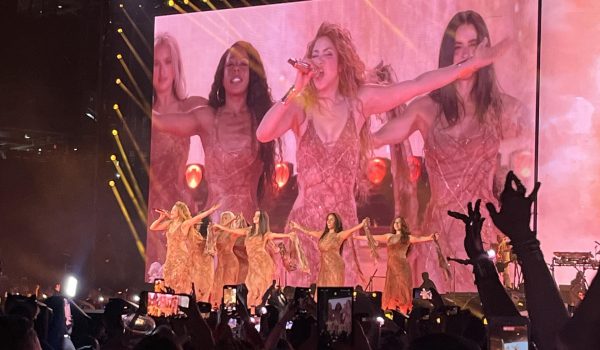 Investigan posible exposición masiva a sarampión en concierto de Shakira en Estados Unidos