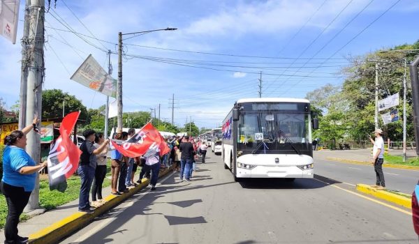 Régimen sandinista trasladará en caravana el nuevo lote de buses chinos