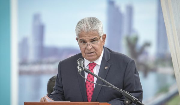 Mulino defiende que «hizo lo que corresponde» con el asilo de Martinelli en Colombia