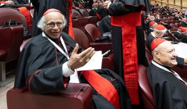 Cardenal Leopoldo Brenes participa en congregaciones de cardenales previo al inicio de cónclave