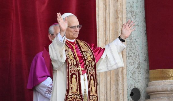 Primer discurso del papa León XIV: Un llamamiento a la paz y a una Iglesia abierta a todos