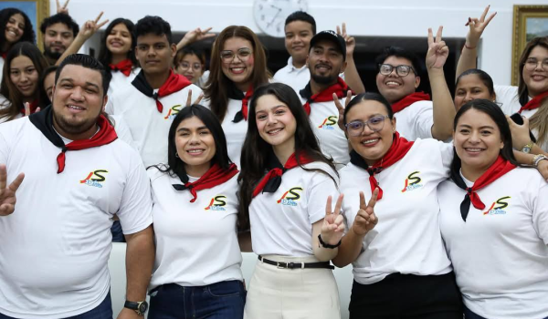 Dictadura Ortega Murillo impone un día de la juventud en un país con miles de jóvenes en el exilio