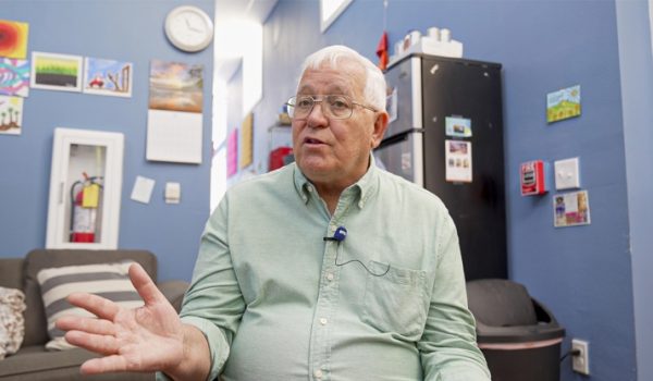 León XIV, ¿un papa estadounidense que desafía la política migratoria de Trump?