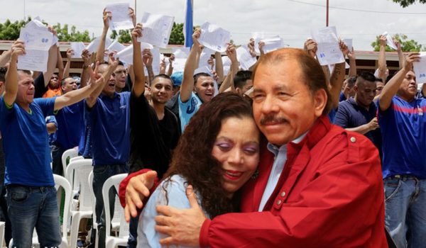 Los dictadores Rosario Murillo y Daniel Ortega. LA PRENSA