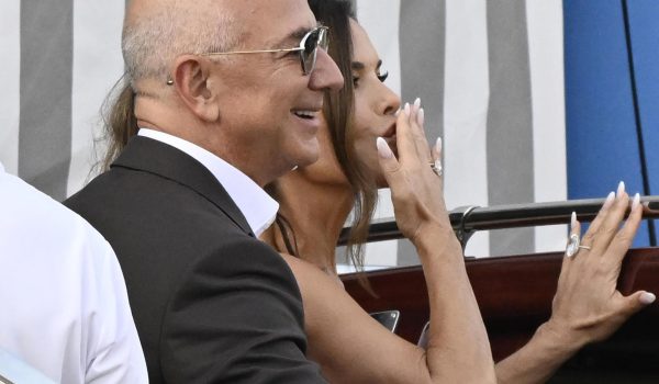 Jeff Bezos y Lauren Sánchez se dan el «sí, quiero» en una ceremonia blindada en una isla veneciana